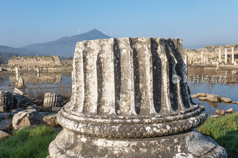 从埃奥尼亚的古希腊城市Magnesia俯瞰风景，它位于土耳其Aydın, Priene, Ephesus和Tralles的三角地带，具有重要的商业和战略地位